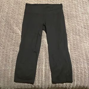 Athleta 3/4 Legging. Size Medium